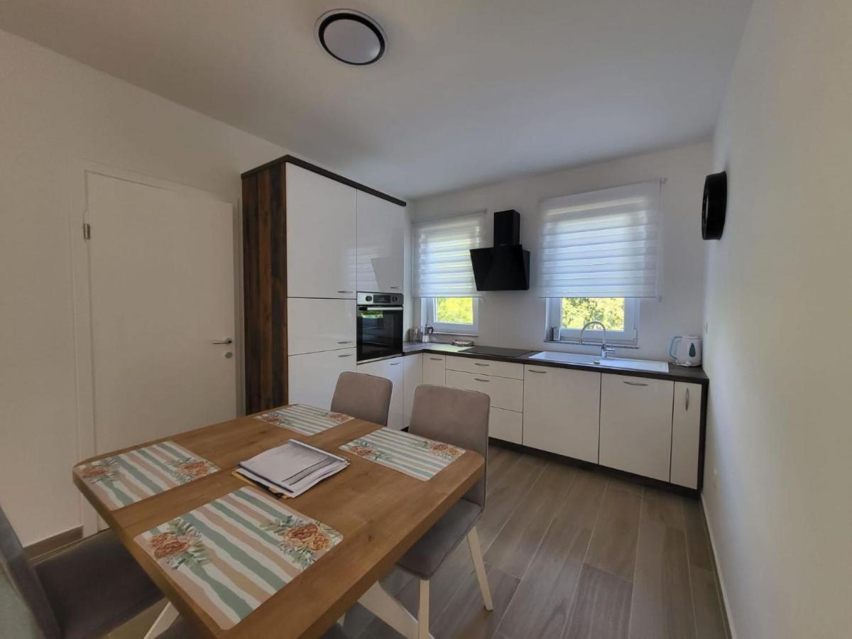 מאלינסקה Apartment Prejac By The Beach מראה חיצוני תמונה